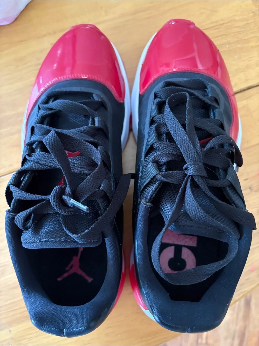 Jorden 11 brand new never worn  9.5
